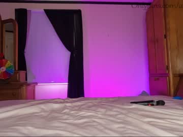 female cam couple ari_lovexo image #2218499