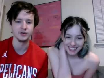female cam couple leojamie image #1127766