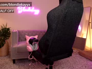 female cam girl blondiekayy image #1852894