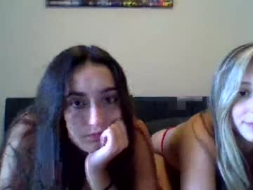 female cam couple ari_and_mia image #2046828
