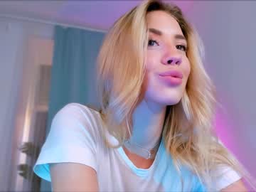female cam girl emmi_rosee image #2237467