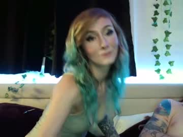 female cam couple 666roo image #215632