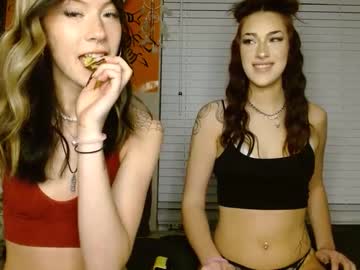 female cam girl leftsharkcait image #4061845