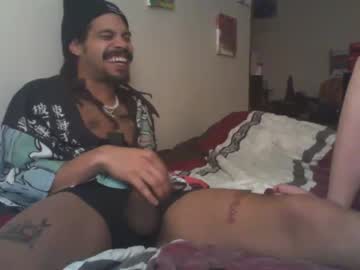 female cam couple a_mariejuana69 image #3811052