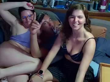 female cam couple girlsgonenauti image #3203476