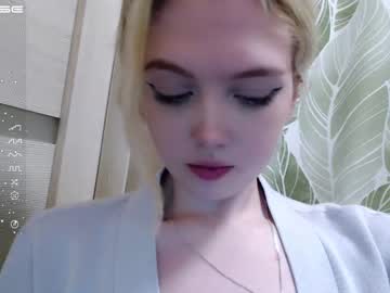 female cam girl small_blondee image #3815992