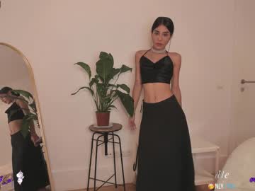female cam girl veroniqe_lounge image #1787584