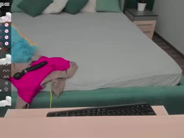 bell_a_mi_  female  webcam