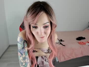 female cam couple mia_n_harry image #2611987