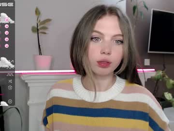 female cam girl small_blondee image #2712546