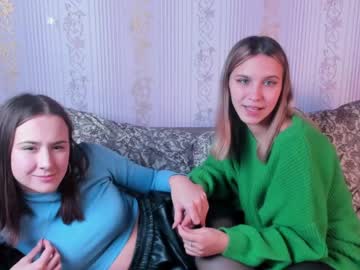 female cam couple barbarajennifers image #3287884