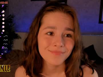 female cam couple lesliefletcher image #1569283