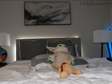 female cam couple ari_lovexo image #1738320