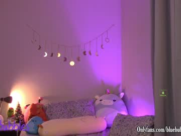female cam girl blue_bubbles118 image #3224549