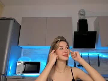 female cam girl holly____ image #3163651