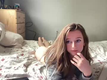 prettypetiteangel2000  female  webcam