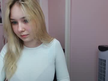 female cam girl lila_page image #1303750