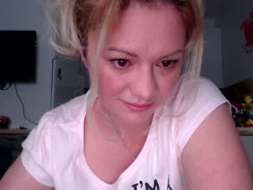 female cam girl kiradivine image #1995317