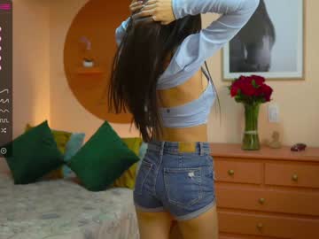 female cam girl cielo69_ image #1090885