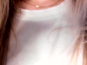 female cam girl holly____ image #3193011