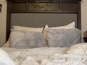 female cam girl peachezzs image #2515456