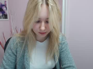 female cam girl lila_page image #1087059