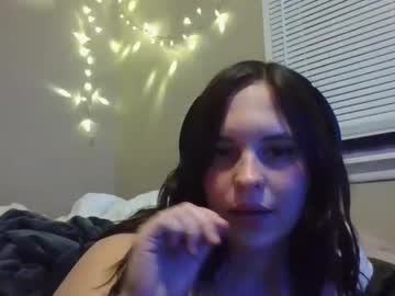 female cam girl roseyylips image #2722638