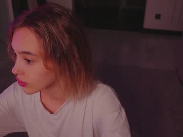 female cam girl angella_kleee image #3025248