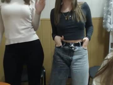 female cam girl goldkristal image #707659