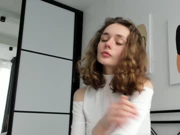 female cam girl mxxnsxsul image #2375076
