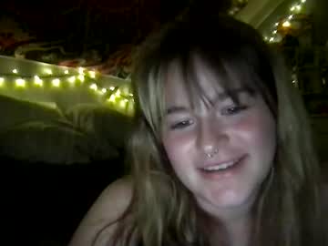 female cam girl kittykissedyou image #3998858