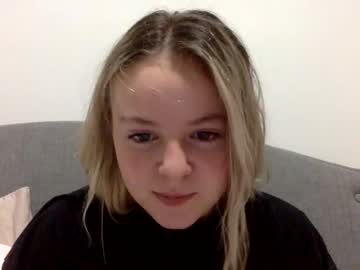 female cam girl blondiecollegebabe image #688696