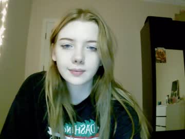 female cam girl lilllylovyou image #3962771