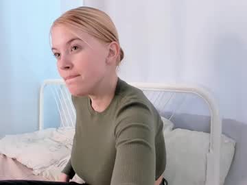 female cam girl merylbossom image #4080483