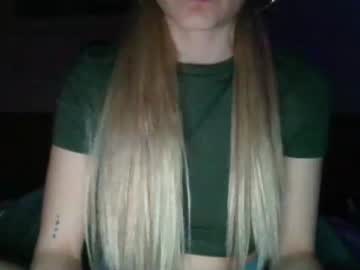itsfoxybaby  female  webcam