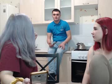female cam couple renae_tom image #1124409