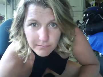 female cam couple yursecret image #1433984