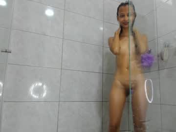 female cam girl littlemoon18 image #3941517