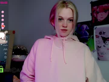 female cam girl small_blondee image #3341727