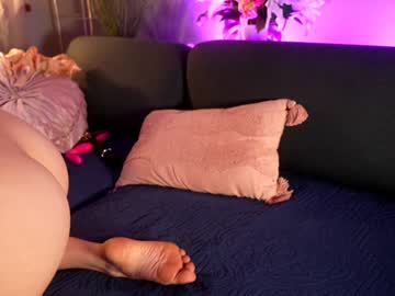 female cam girl littlee33 image #3086681