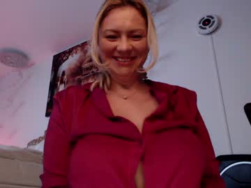 female cam girl kiradivine image #1298541