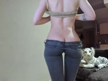 female cam girl sofiaandwonderland image #1236728