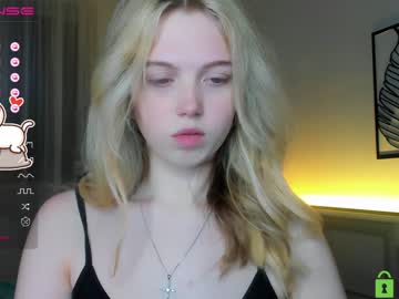 female cam girl small_blondee image #3676082