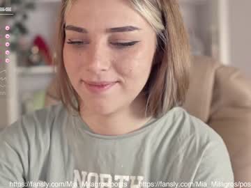 female cam girl mia_milagros image #2793116
