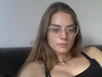 susiealluring  female  webcam