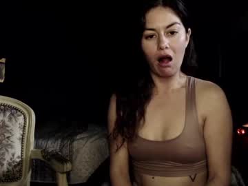 female cam couple joeseeflowers image #1272364