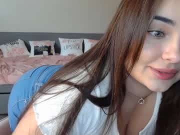 female cam girl innocentxdoll19 image #2634100