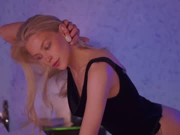 female cam girl _2strangers image #1716884