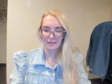 female cam girl mariah95 image #505172