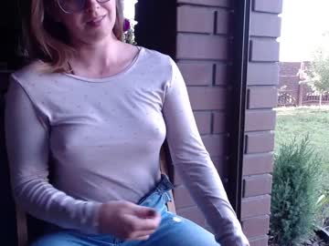 female cam girl juicy_peach88 image #2123725